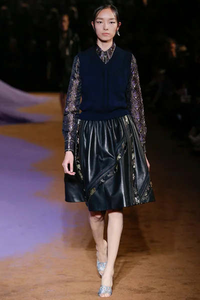 Look 35